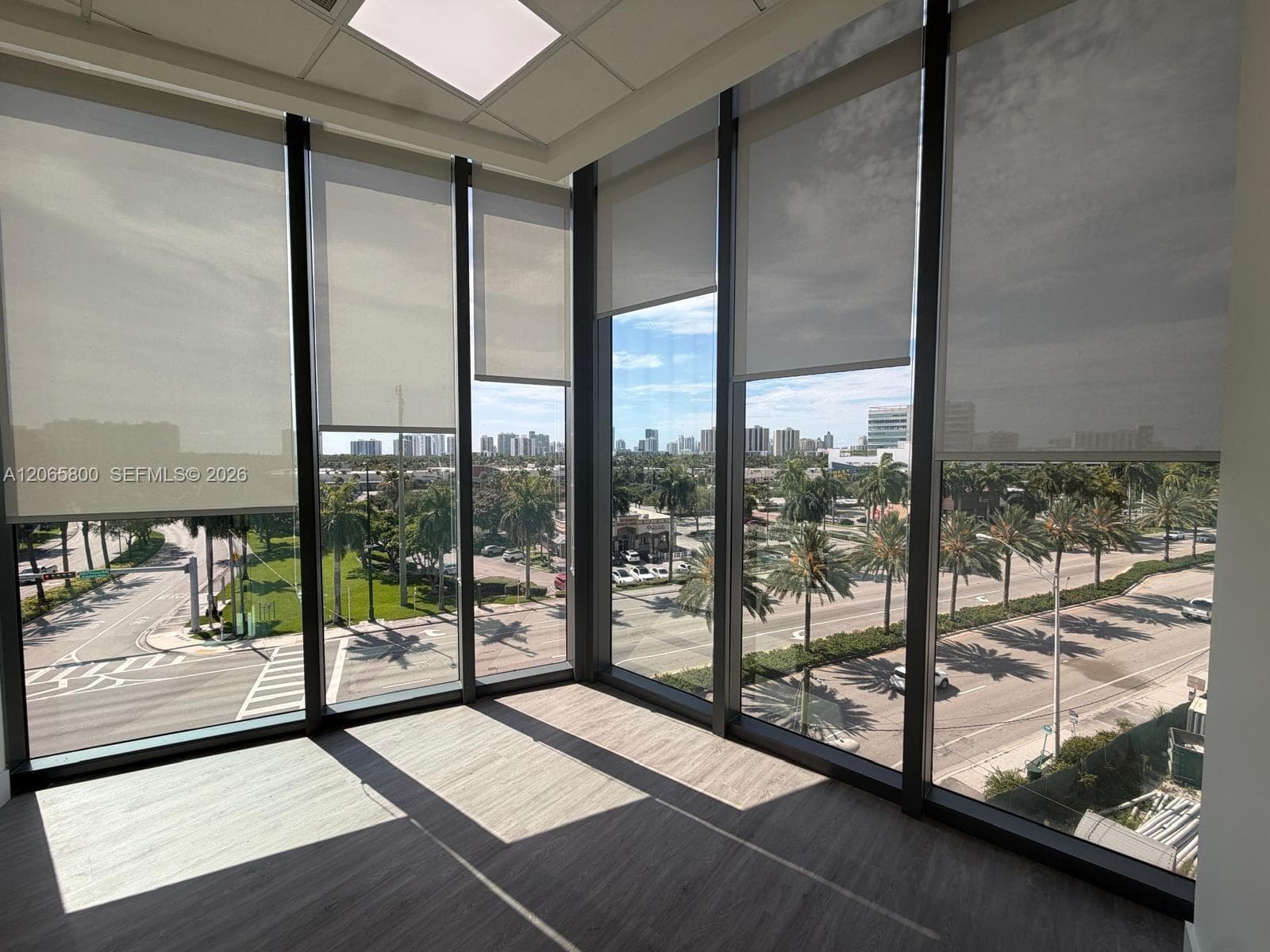 Aventura, FL, 33180