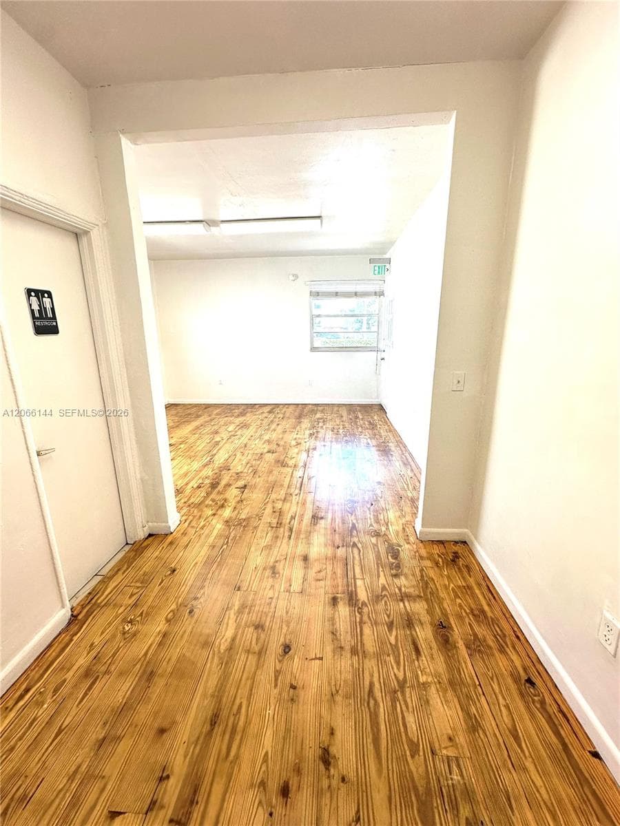 720 6th St, Miami Beach FL 33139