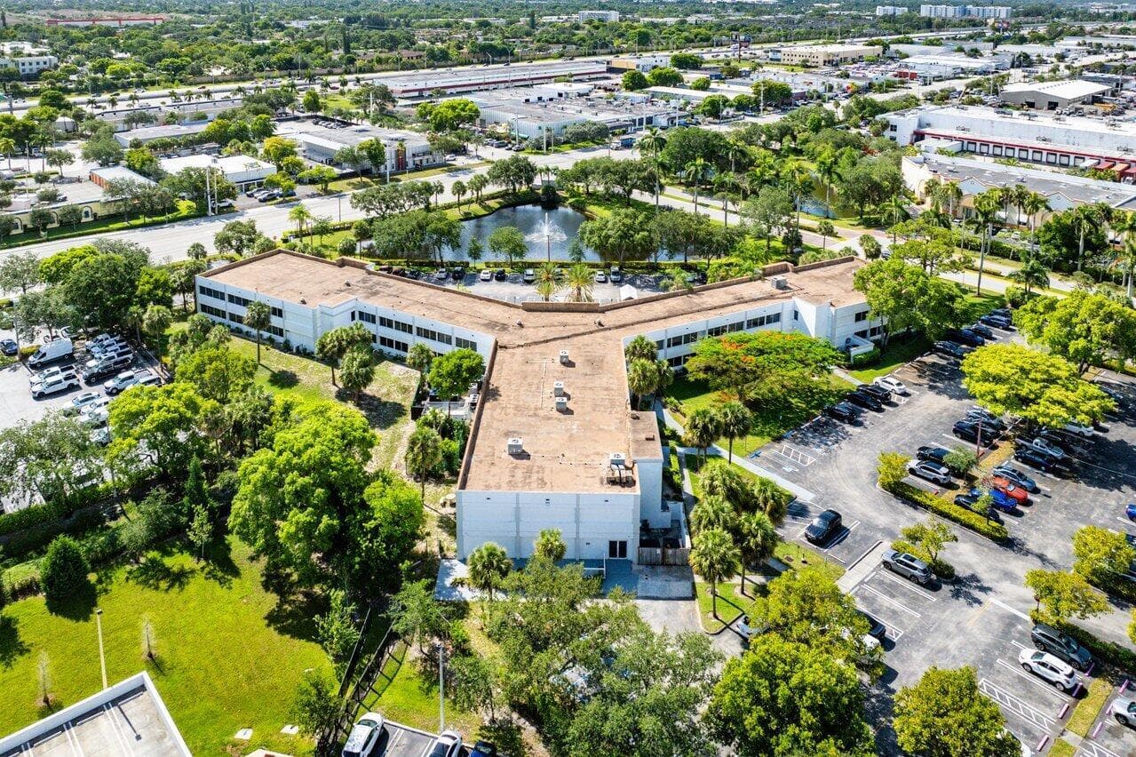 018-555Southwest12thAvenue-PompanoBeach-