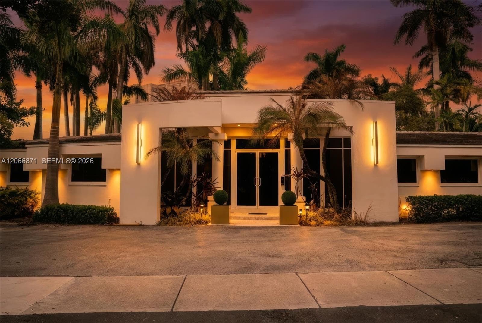 1571 NW 13th Ct, Miami FL 33125