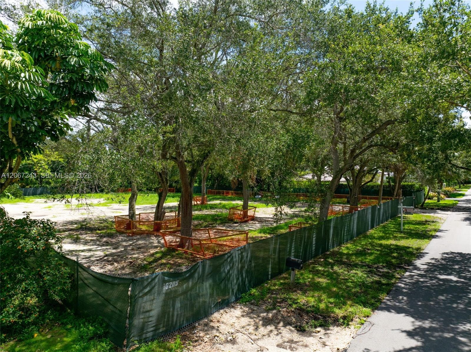 6285 SW 98th St, Pinecrest FL 33156