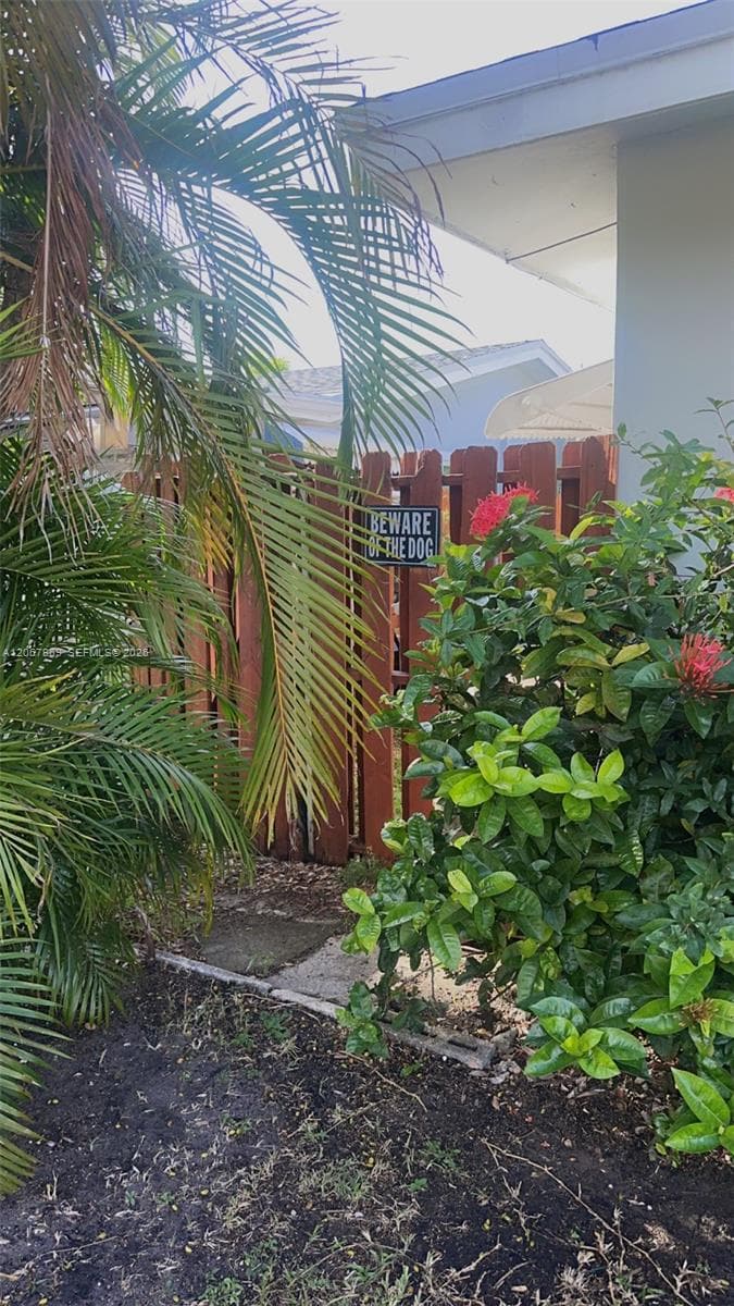 1925 NE 26th St, Wilton Manors FL 33305
