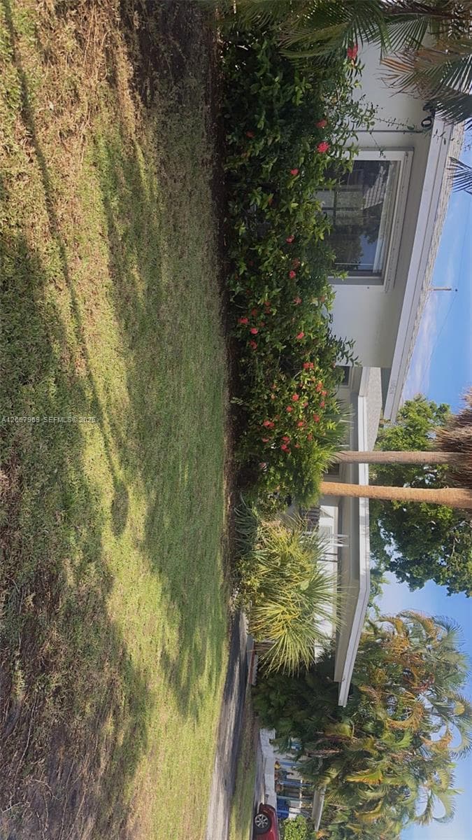 1925 NE 26th St, Wilton Manors FL 33305