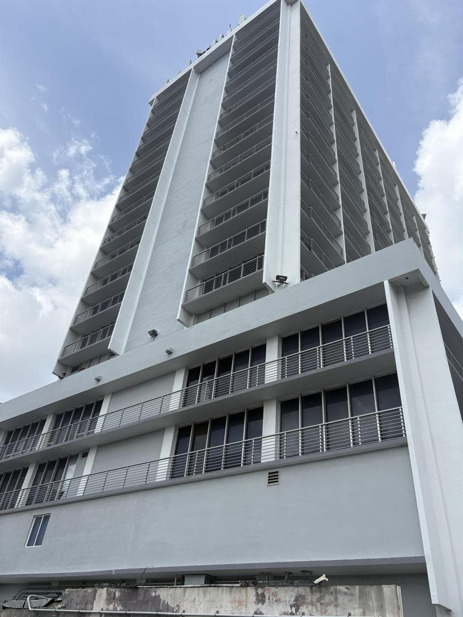 1720 HARRISON Street # 18C, Hollywood FL 33020