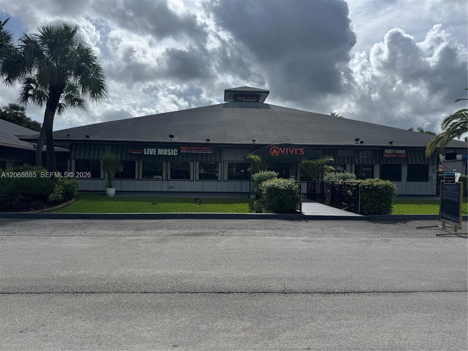 3333 N University Dr, Davie FL 33024