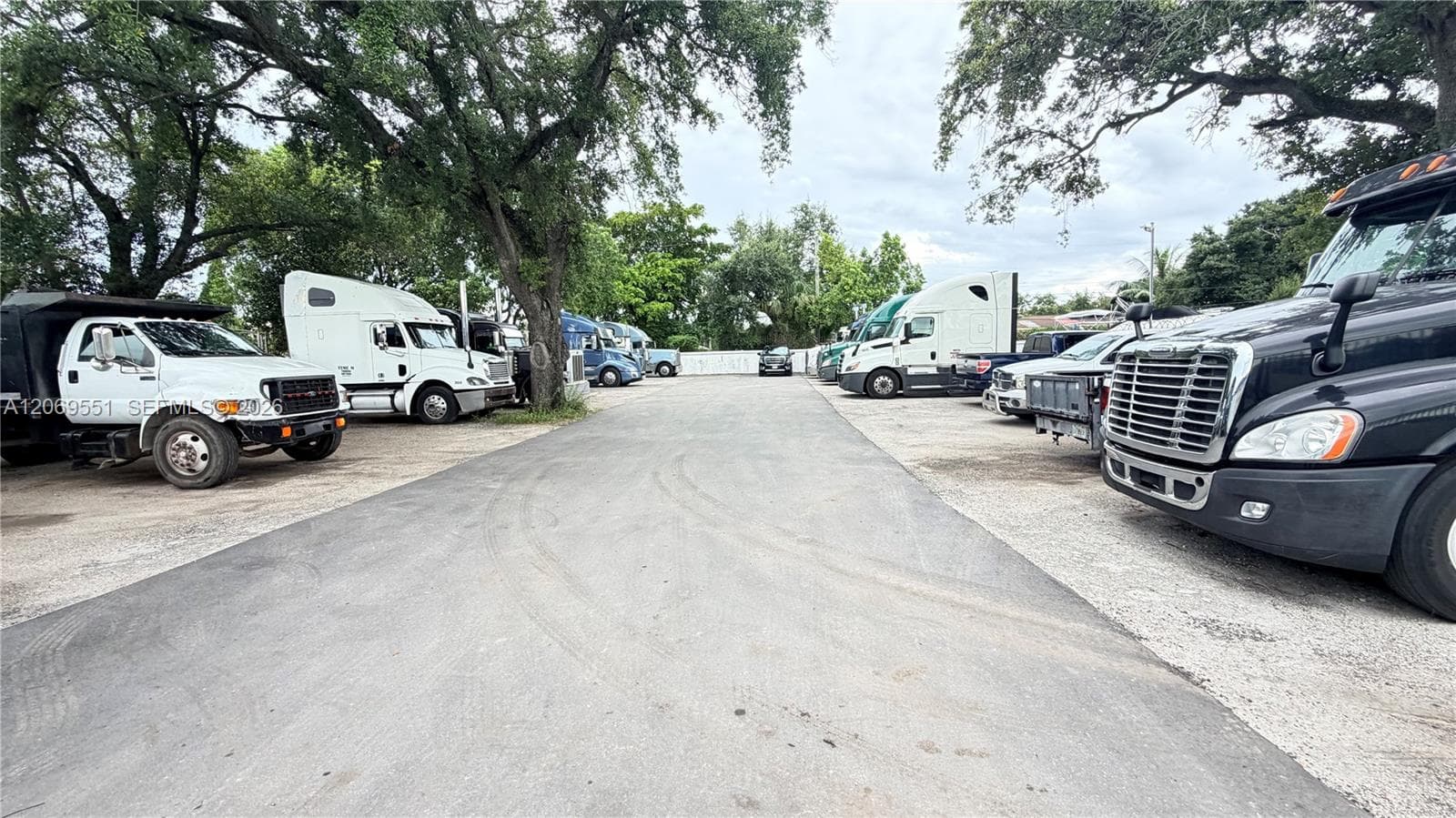3051 NW 75 St, Miami FL 33147
