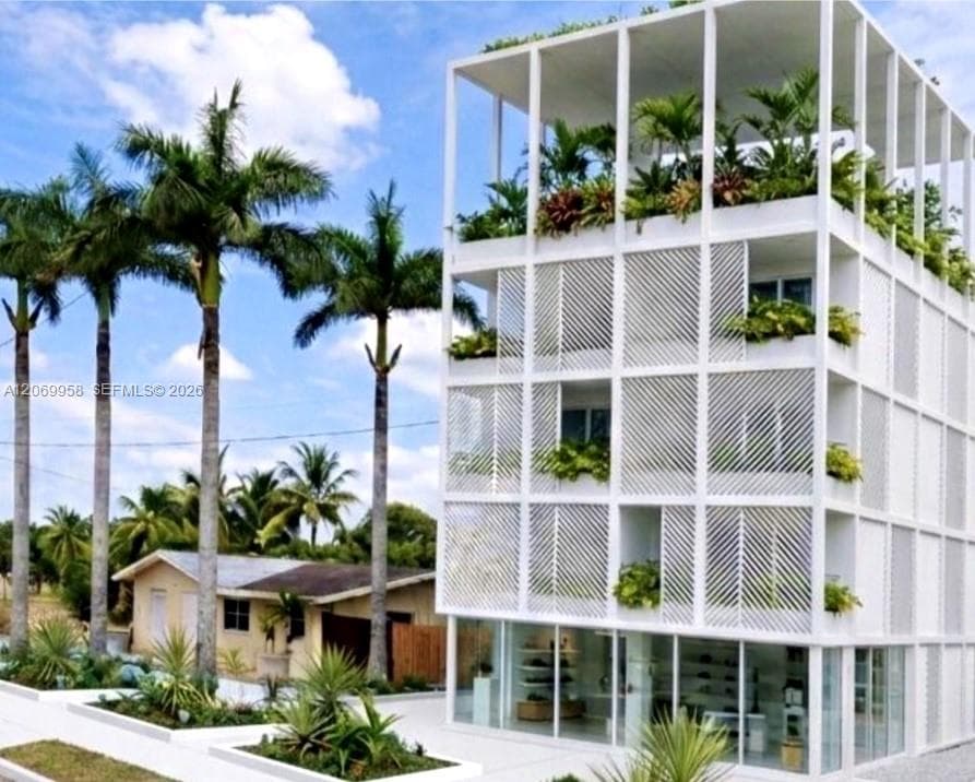325 NW 4th St, Pompano Beach FL 33060