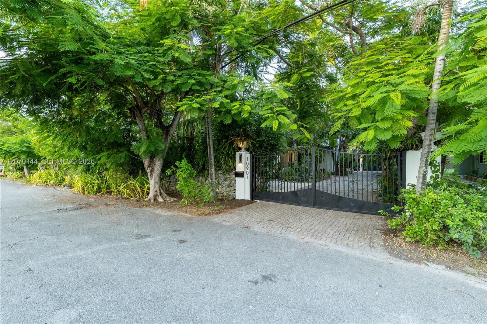 10901 NE 3rd Ave, Miami FL 33161
