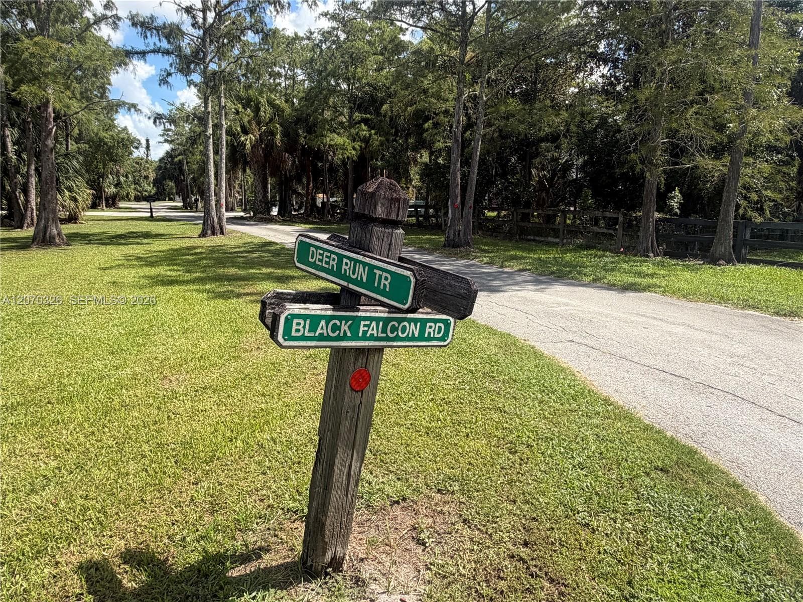 19556 Black Falcon Rd, Loxahatchee FL 33470