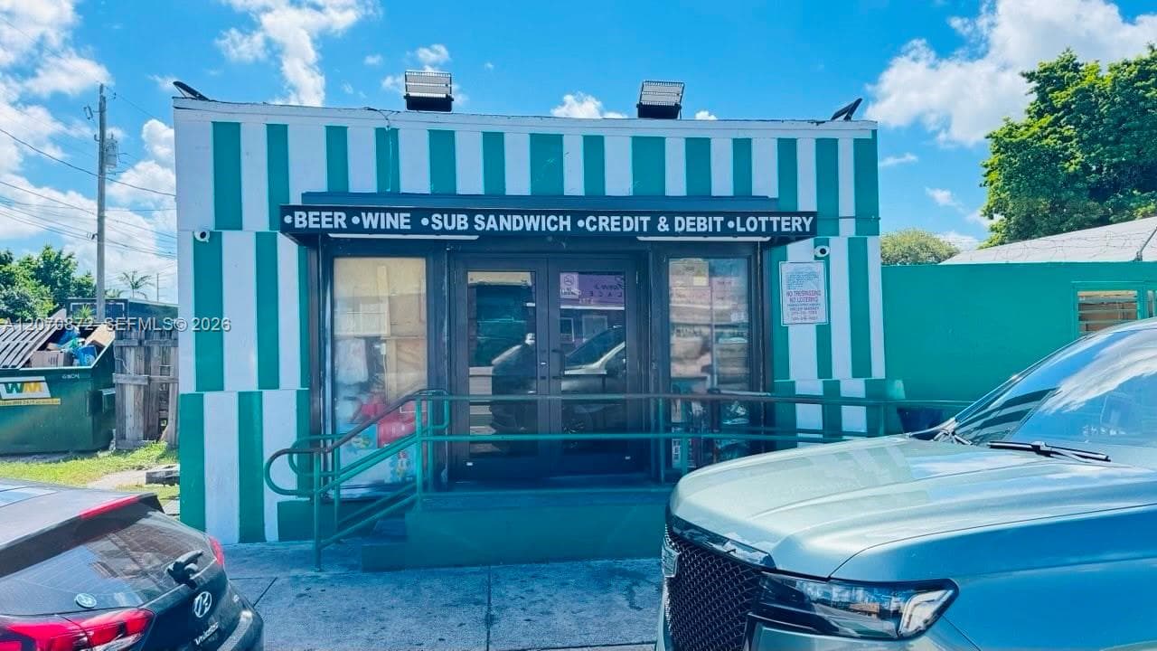 Miami, FL, 33147