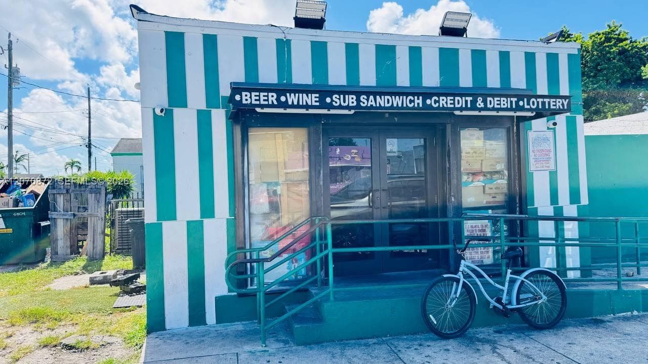 Miami, FL, 33147