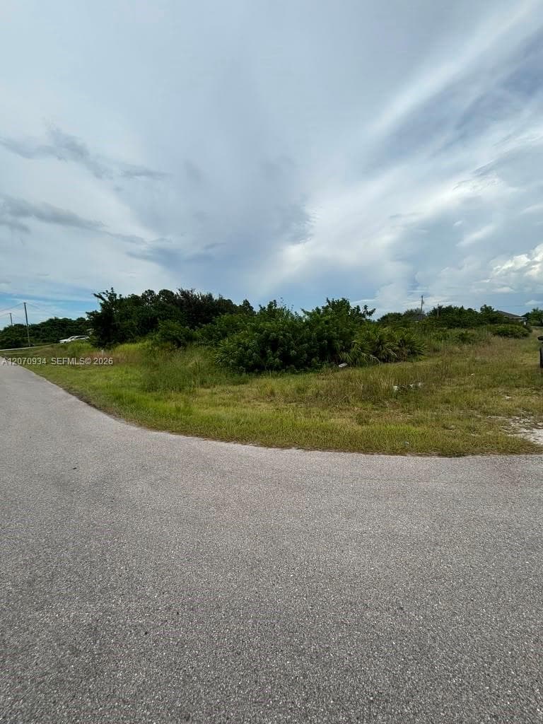 1609 Flora Ave S, Lehigh Acres FL 33976