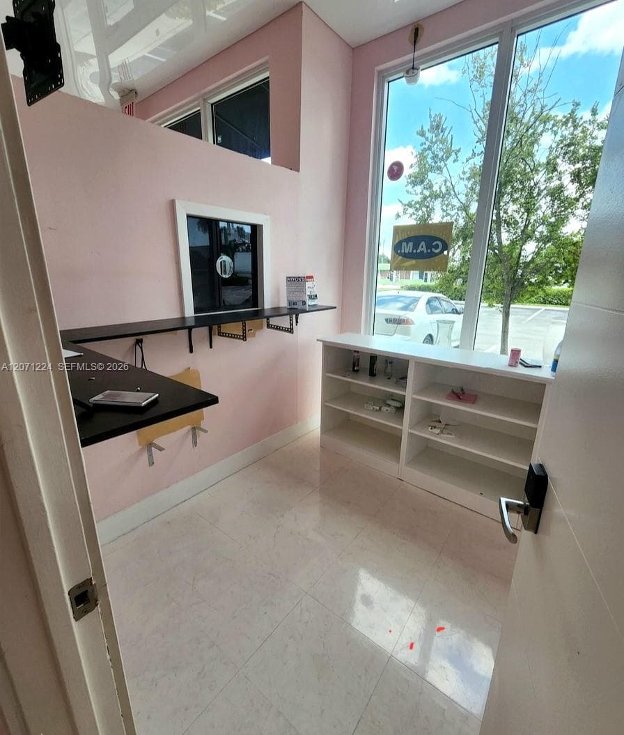 4500 W Hallandale Beach Blvd # 4, Hollywood FL 33023