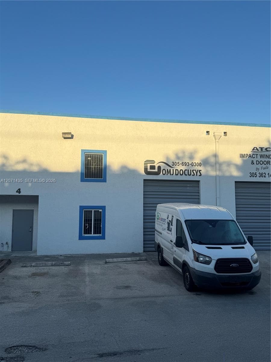 2219 W 80th St # 4, Hialeah FL 33016
