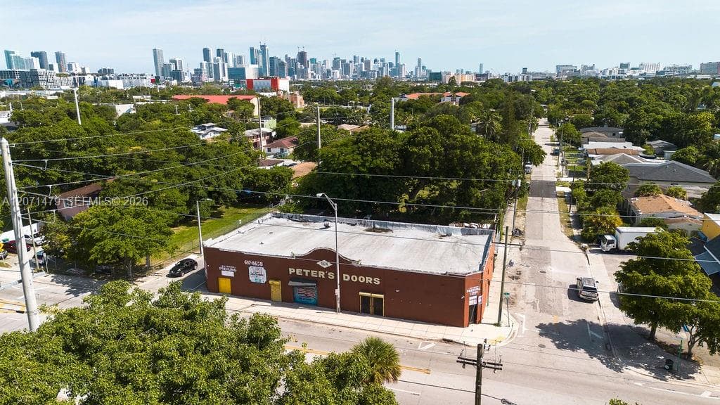 800 NW 36th St, Miami FL 33127