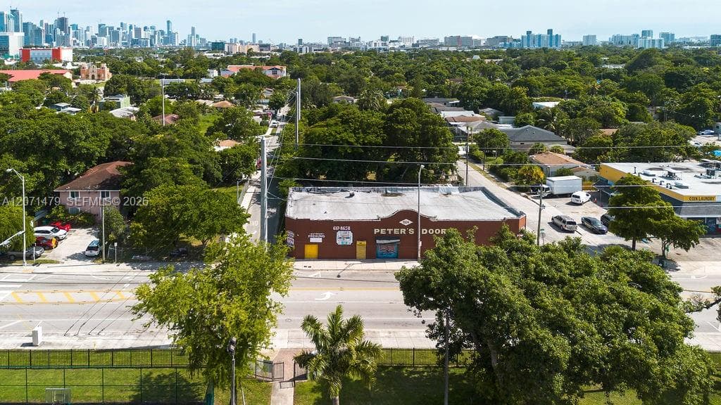 800 NW 36th St, Miami FL 33127