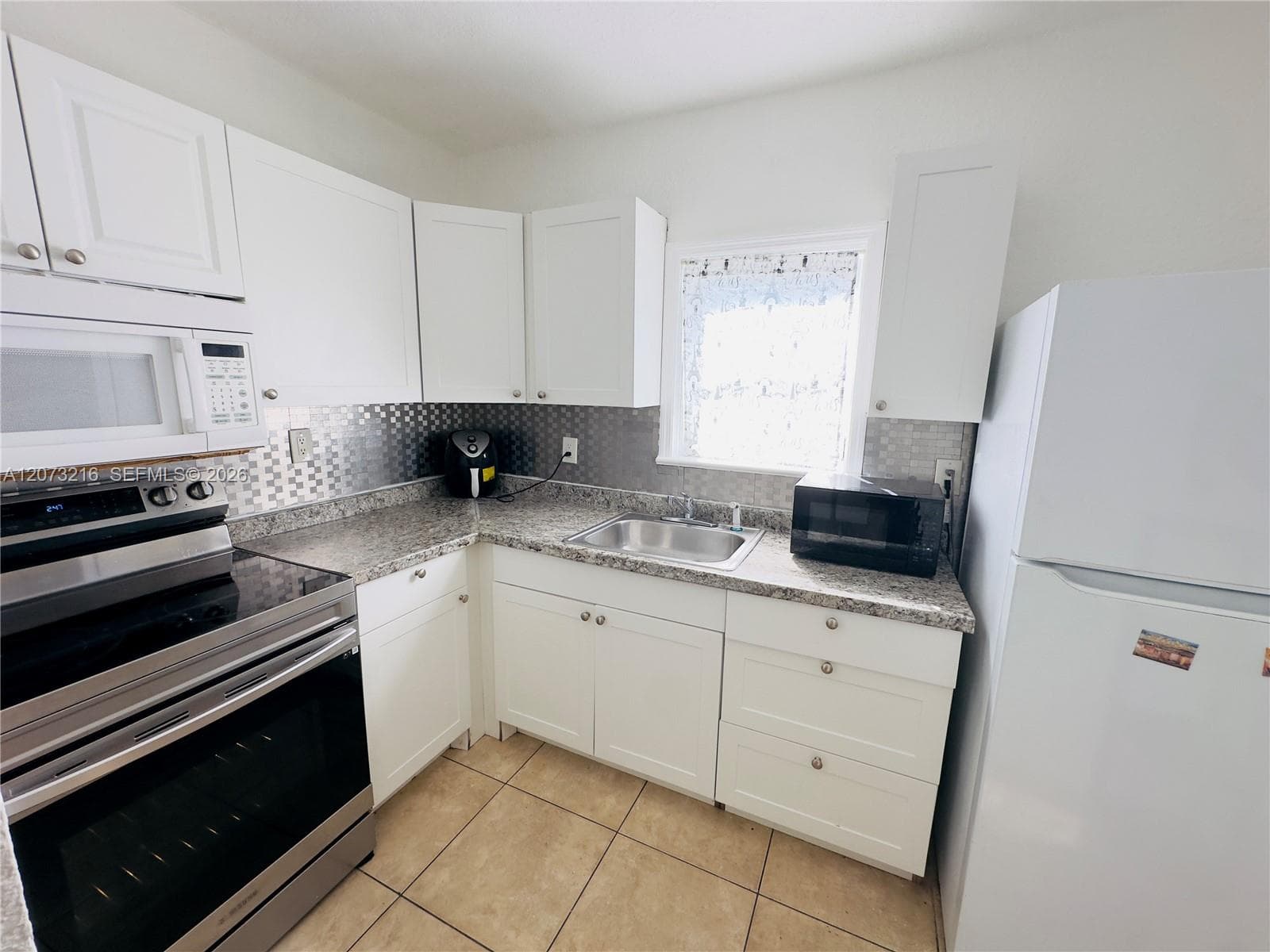 301 NW 37th St, Miami FL 33127