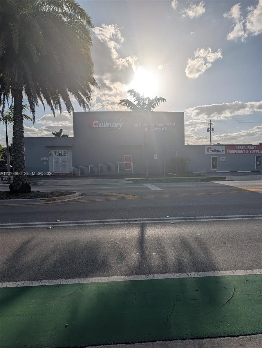 3555 N Andrews Ave, Oakland Park FL 33309