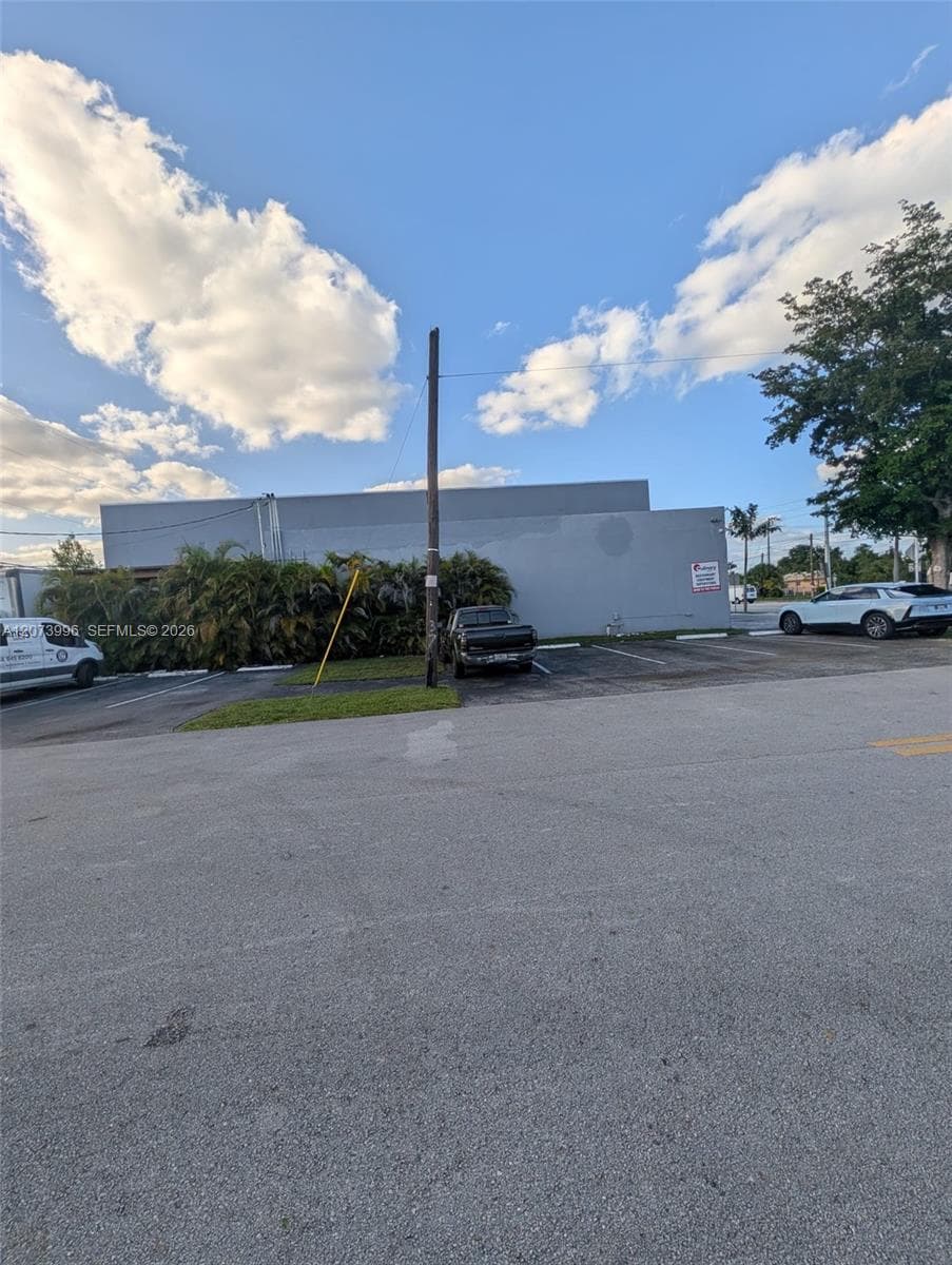 3555 N Andrews Ave, Oakland Park FL 33309