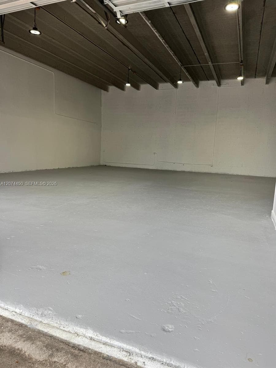 1579 W 39 pl # 1579, Hialeah FL 33012