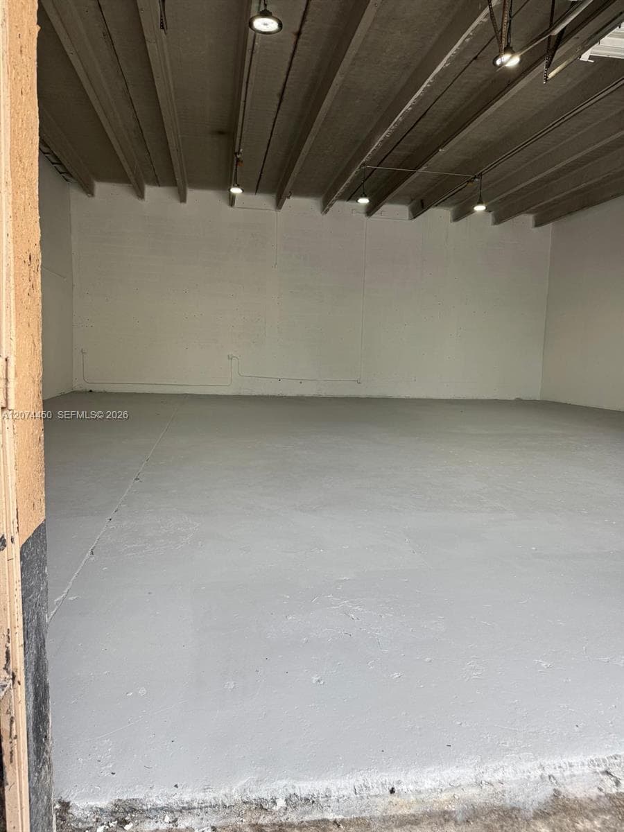 1579 W 39 pl # 1579, Hialeah FL 33012