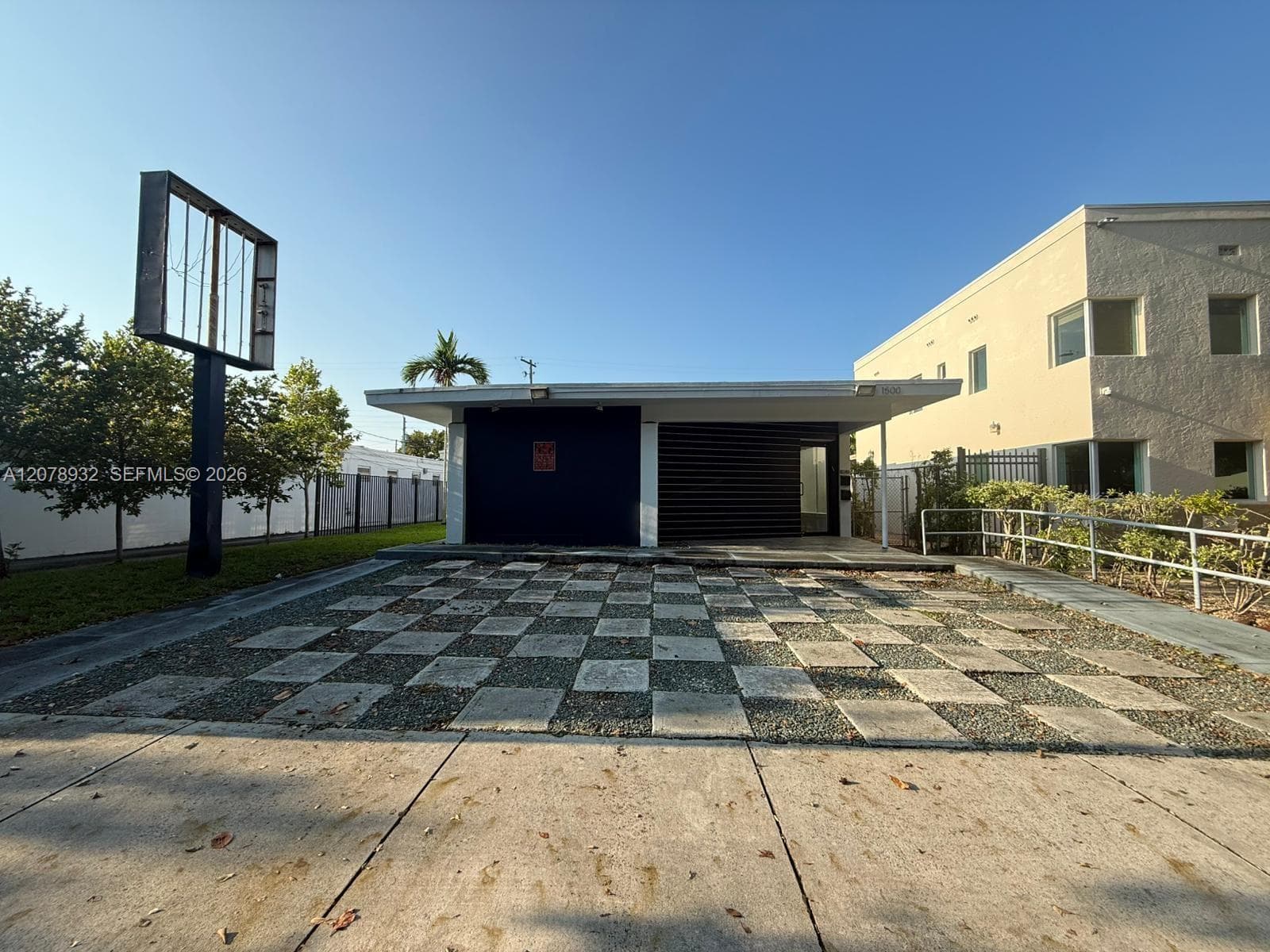 1500 SW 22nd St, Miami FL 33145