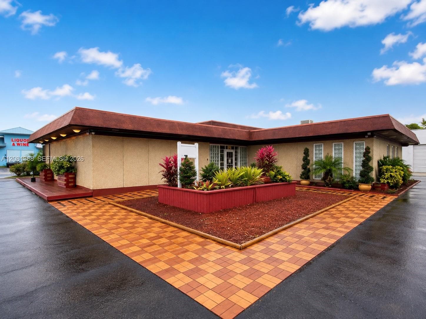 5900 Johnson St, Hollywood FL 33021