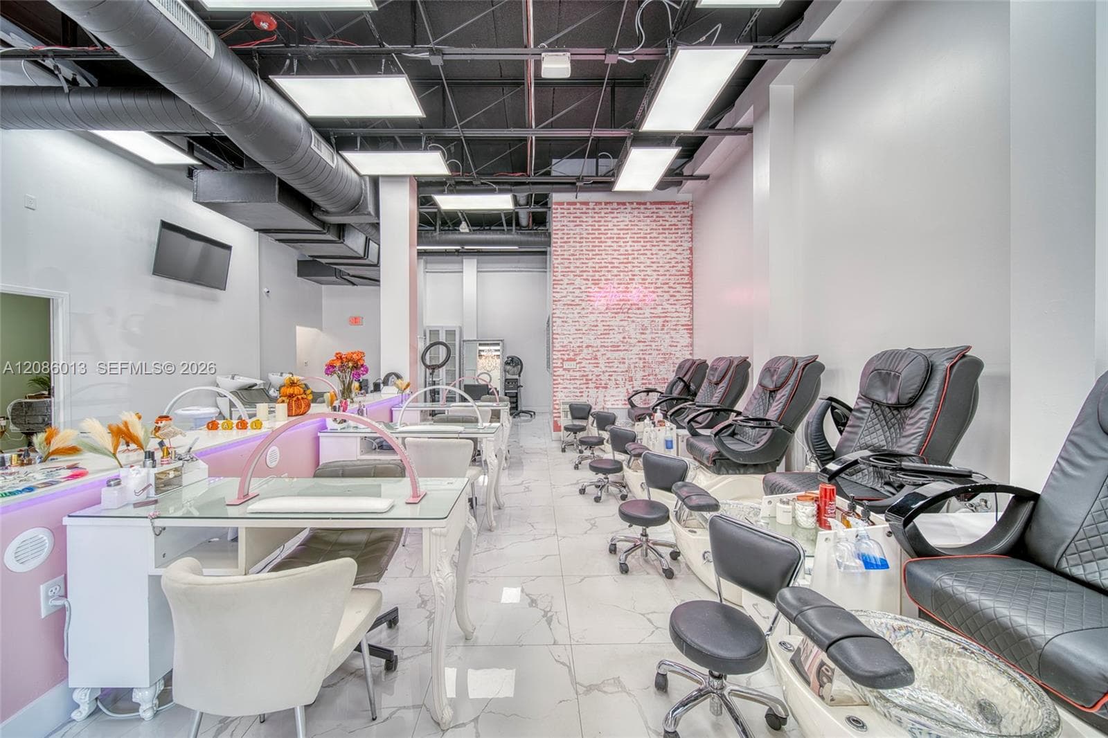Full-Service Beauty Salon For Sale in Pinecrest, Miami FL 33156