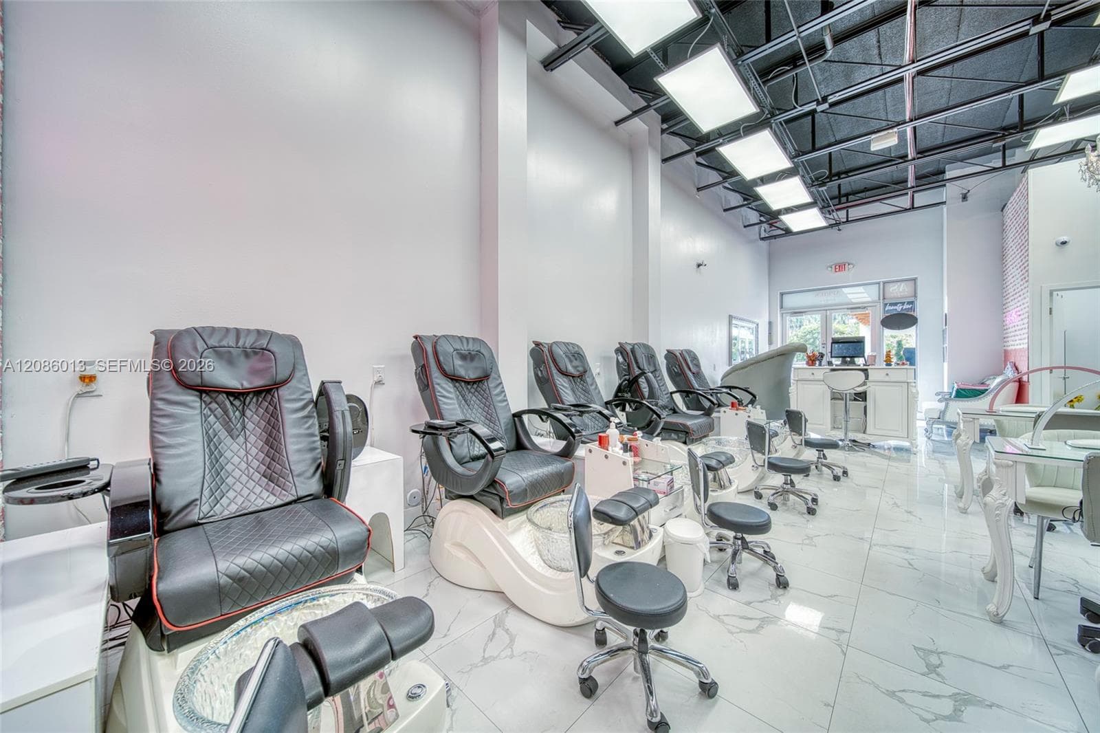Full-Service Beauty Salon For Sale in Pinecrest, Miami FL 33156