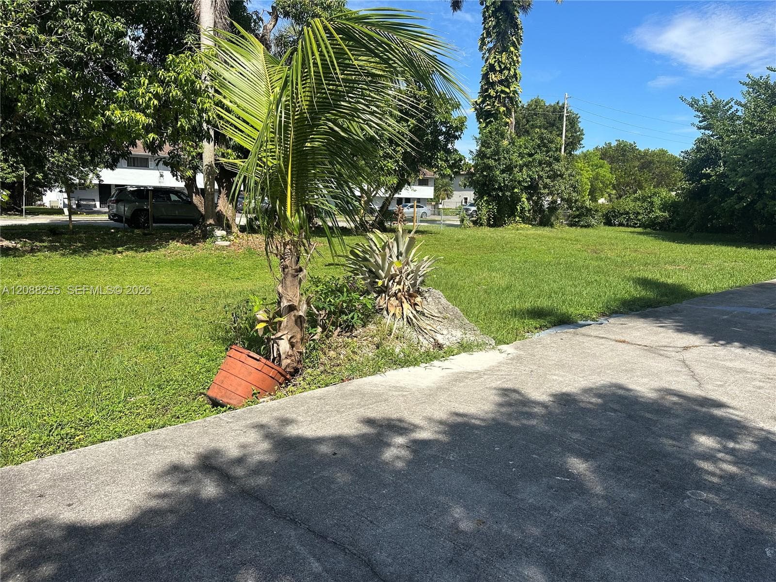 219 NE 141st St, Miami FL 33161