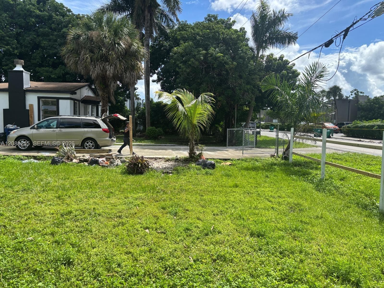 219 NE 141st St, Miami FL 33161