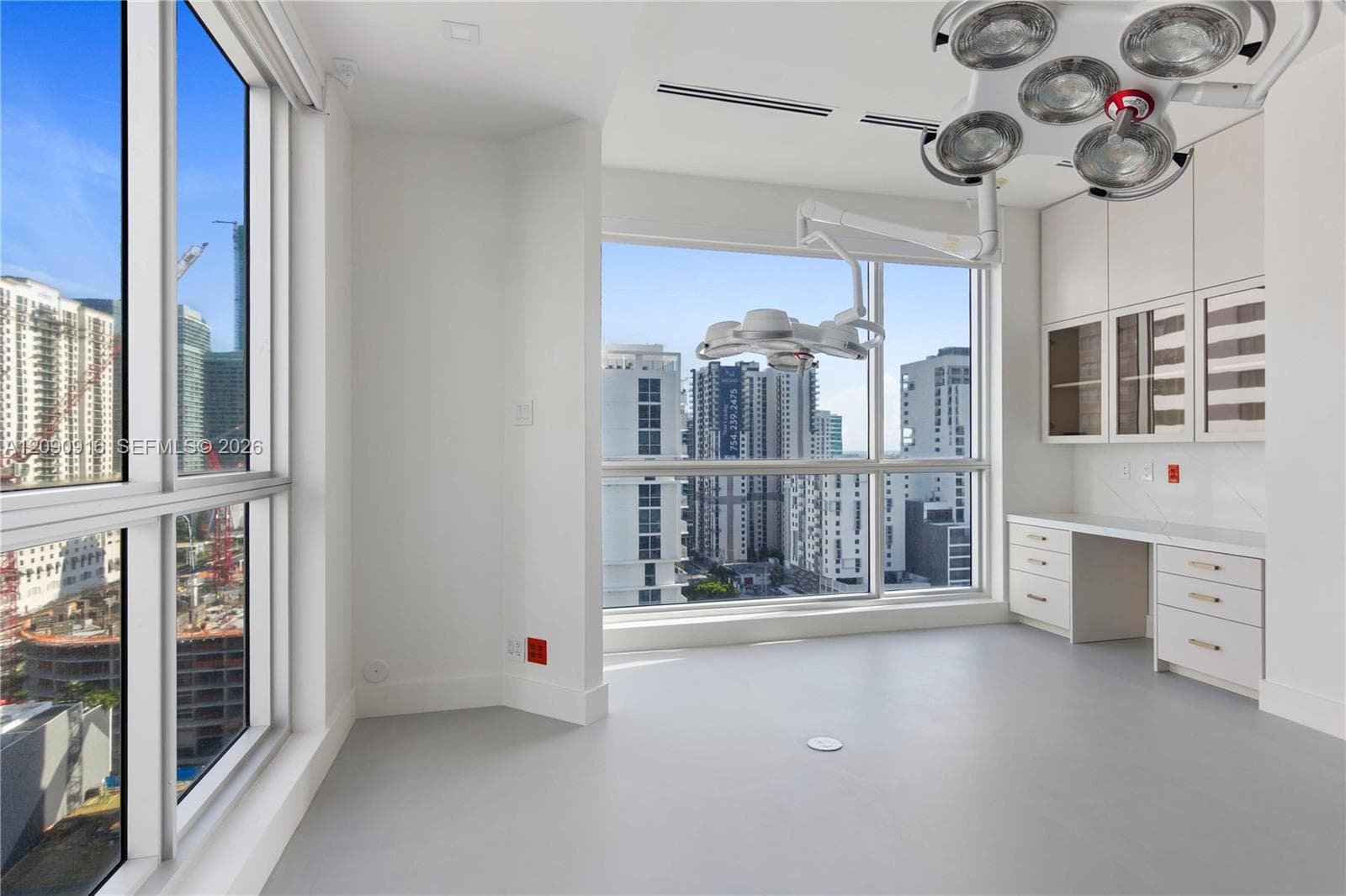 175 SW 7th St # 1707, Miami FL 33130