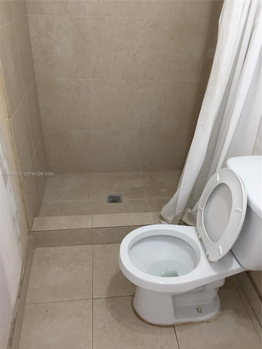 817 SW 8th St, Miami FL 33130