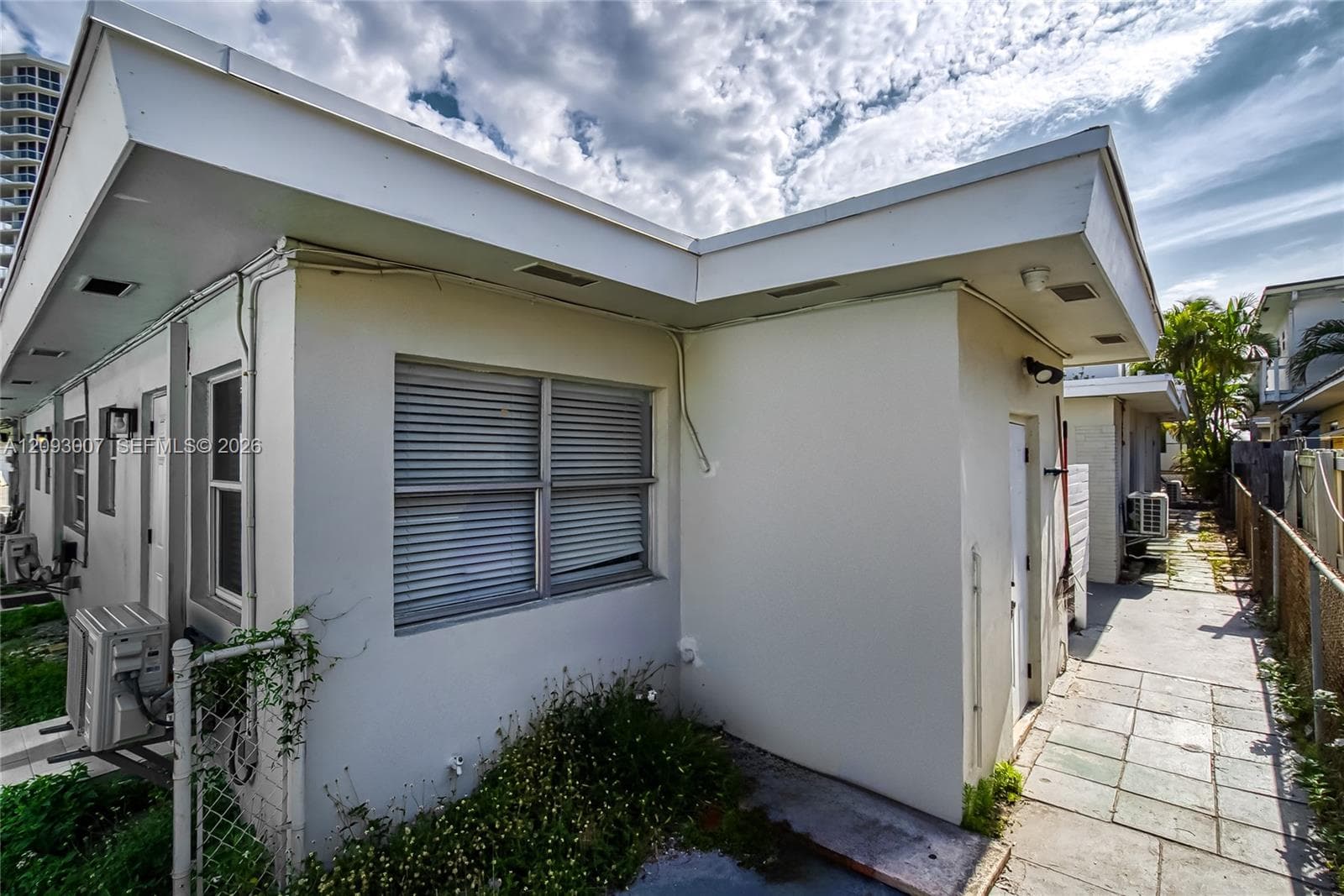 318 Walnut St, Hollywood FL 33019