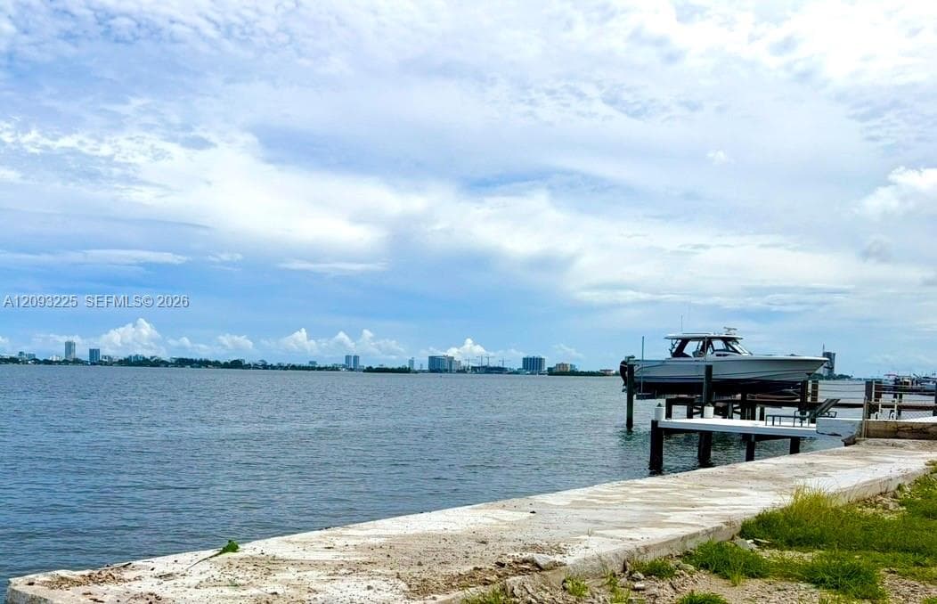 10875 N Bayshore Dr, Miami FL 33161