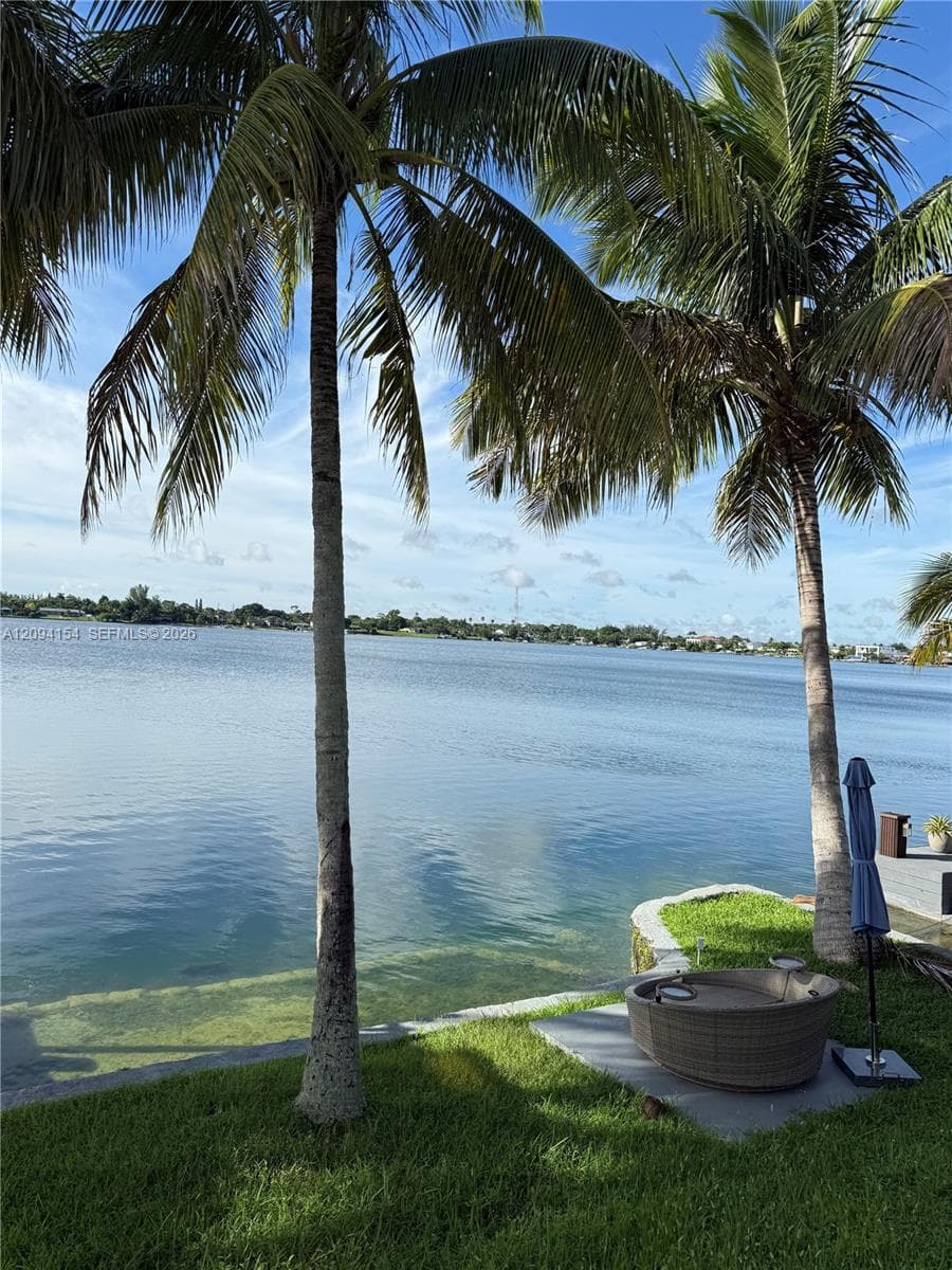 8300 SW 48th St, Miami FL 33155