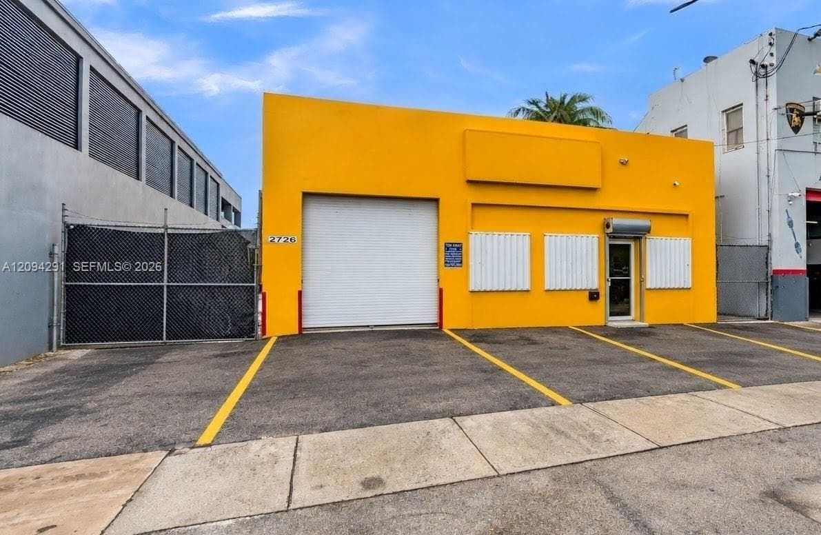 2726 NW 35th St, Miami FL 33142