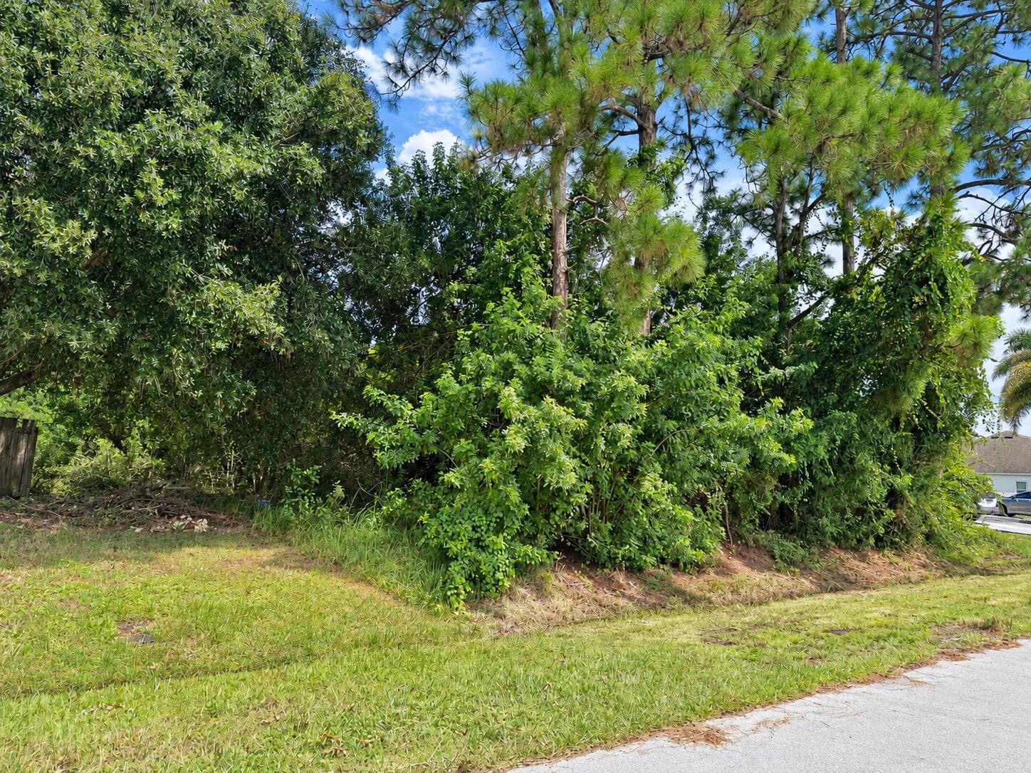1483 SW Malaga Avenue, Port St. Lucie FL 34953