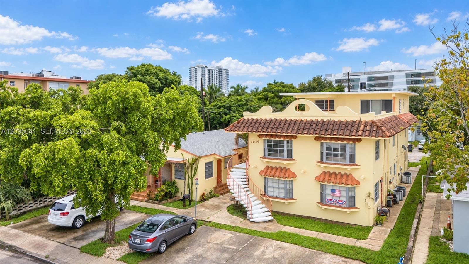 2028 Fillmore St, Hollywood FL 33020