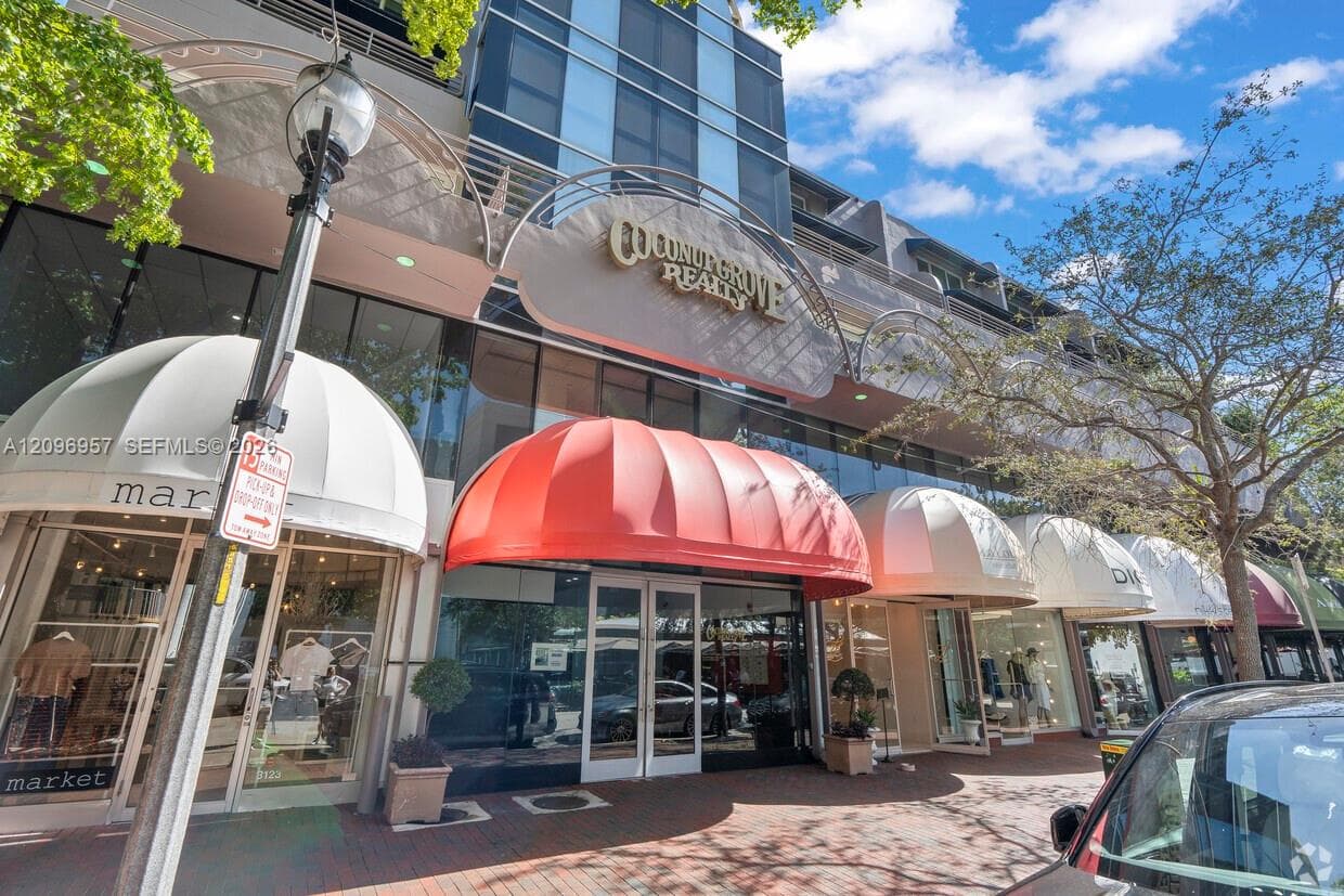 3121 Commodore Plz # 303, Miami FL 33133