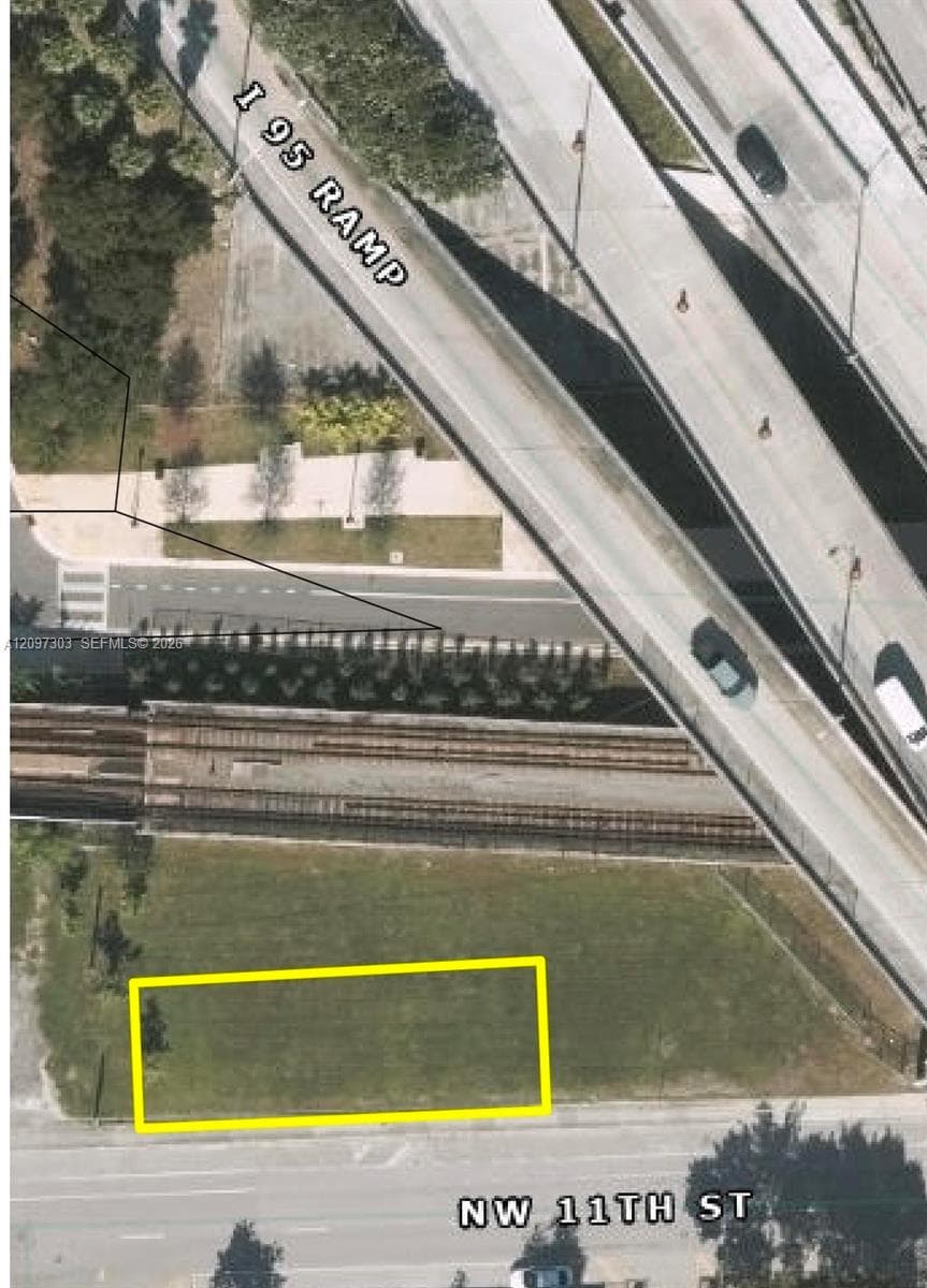11 st, Miami FL 33136