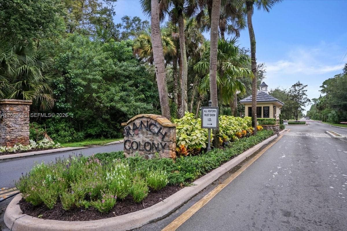 18883 SE Old Trail Dr W, Jupiter FL 33478