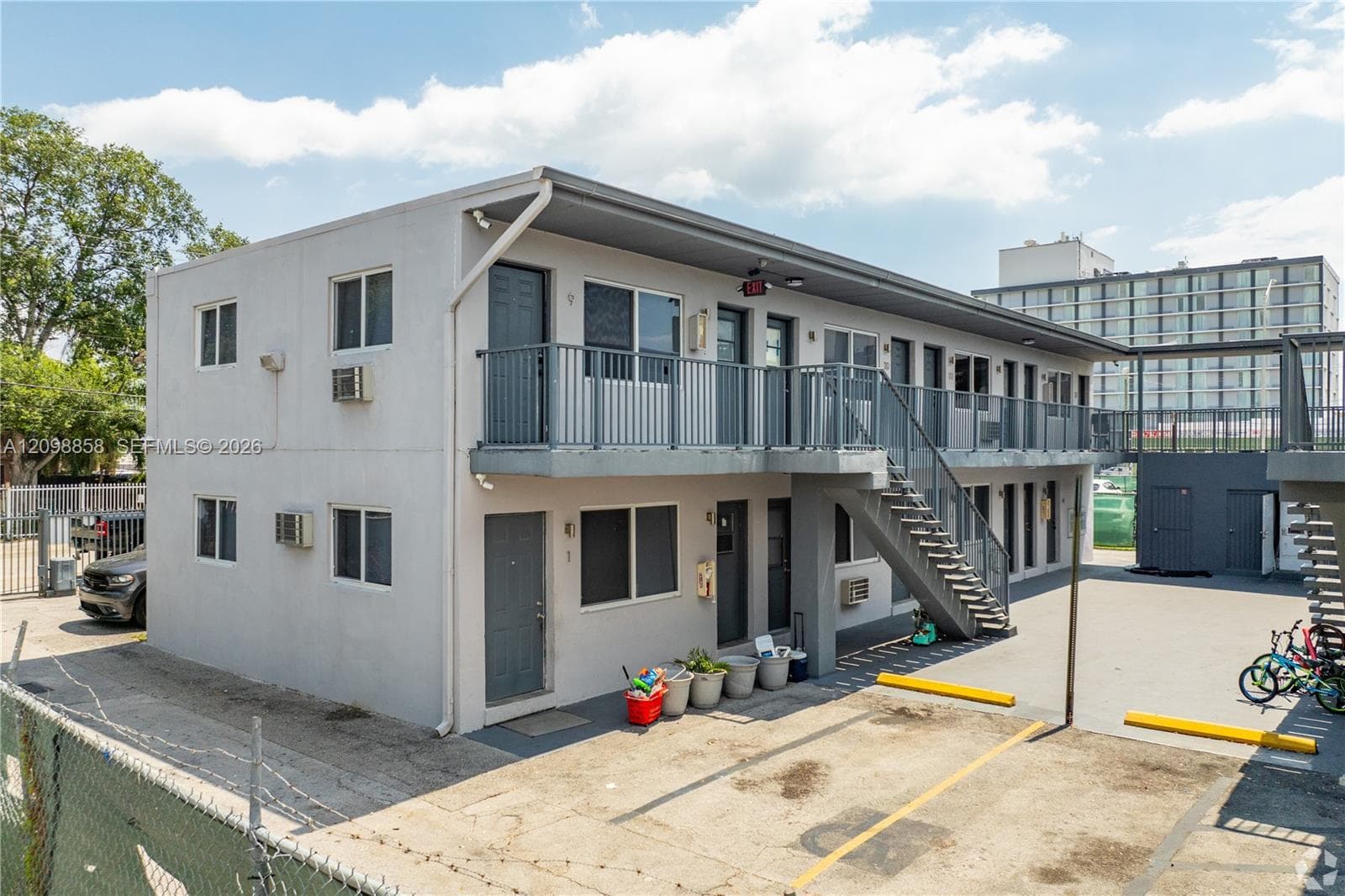 734 NW 80th St, Miami FL 33150