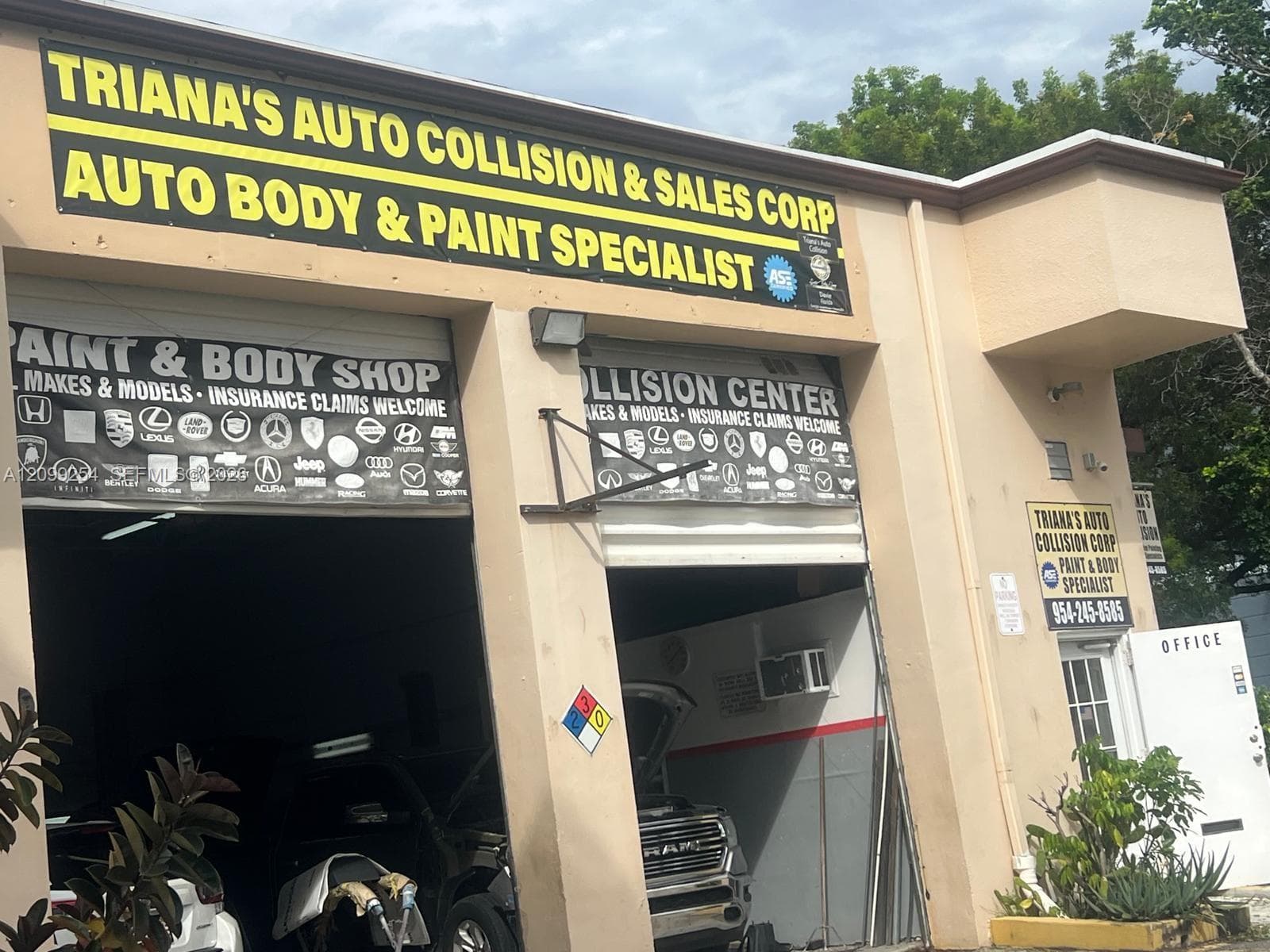 2031 SW 70th Ave, Davie FL 33317