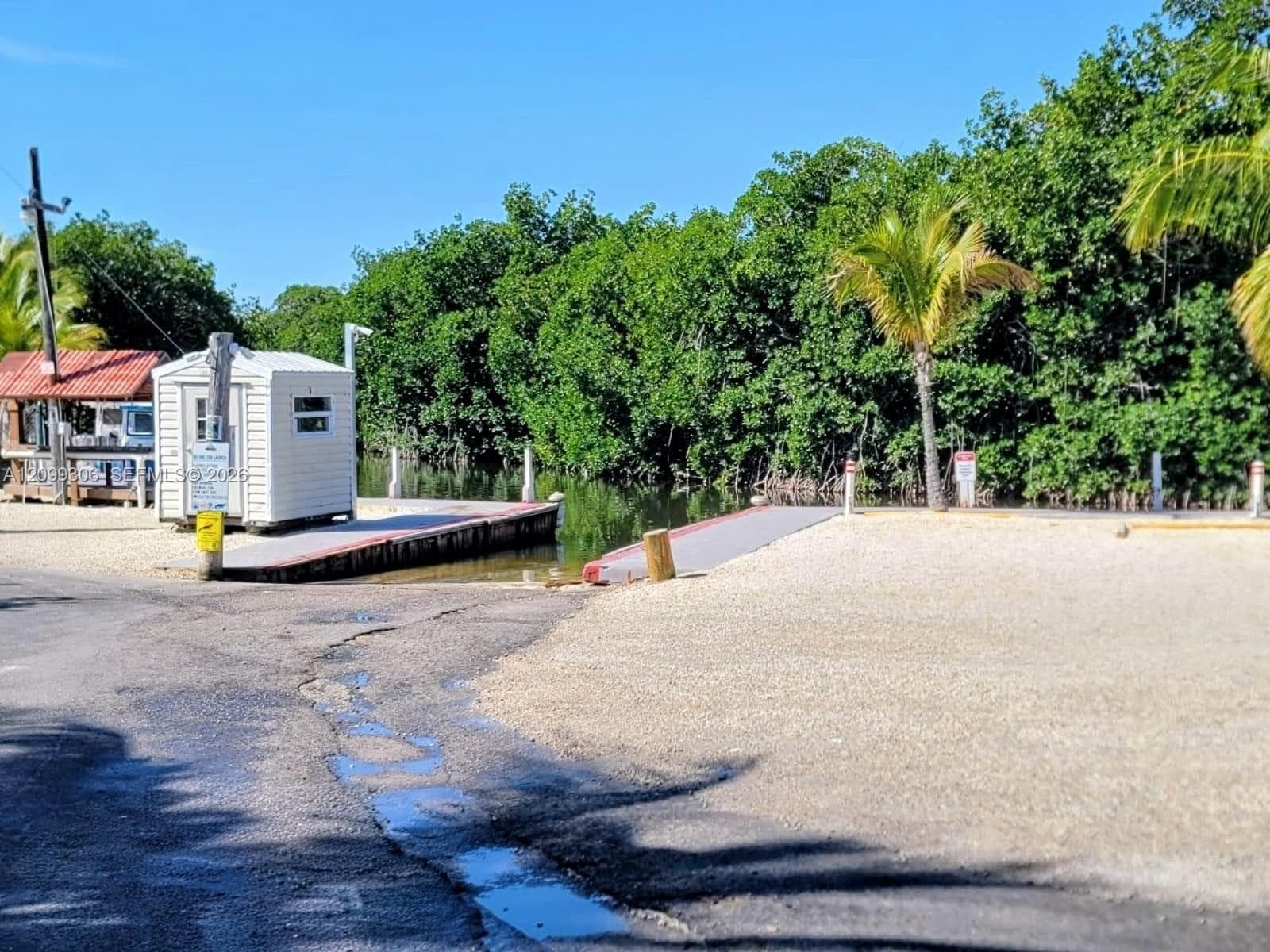 325 Calusa St lot 376, Key Largo FL 33037