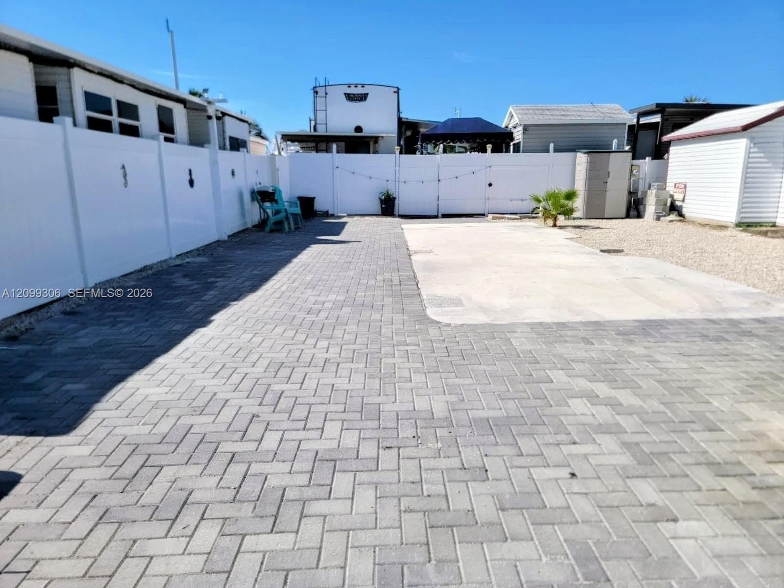325 Calusa St lot 376, Key Largo FL 33037