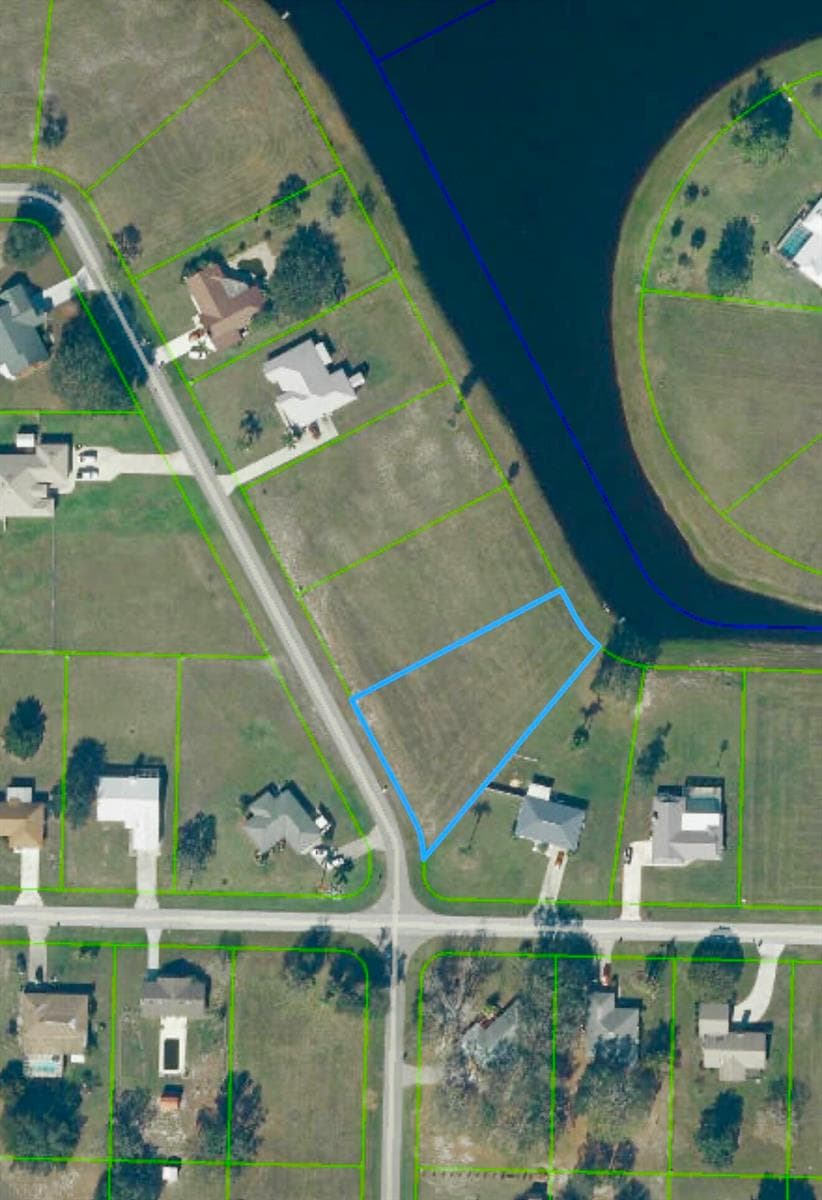 300 ARROWHEAD Drive, Sebring FL 33876