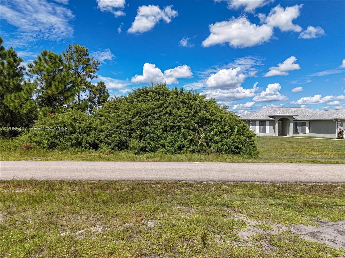 2816 25 ST SW, Lehigh Acres FL 33976