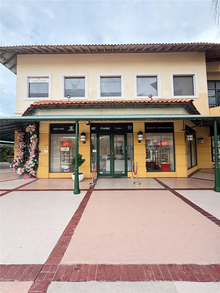 NE 207th st, Aventura FL 33180