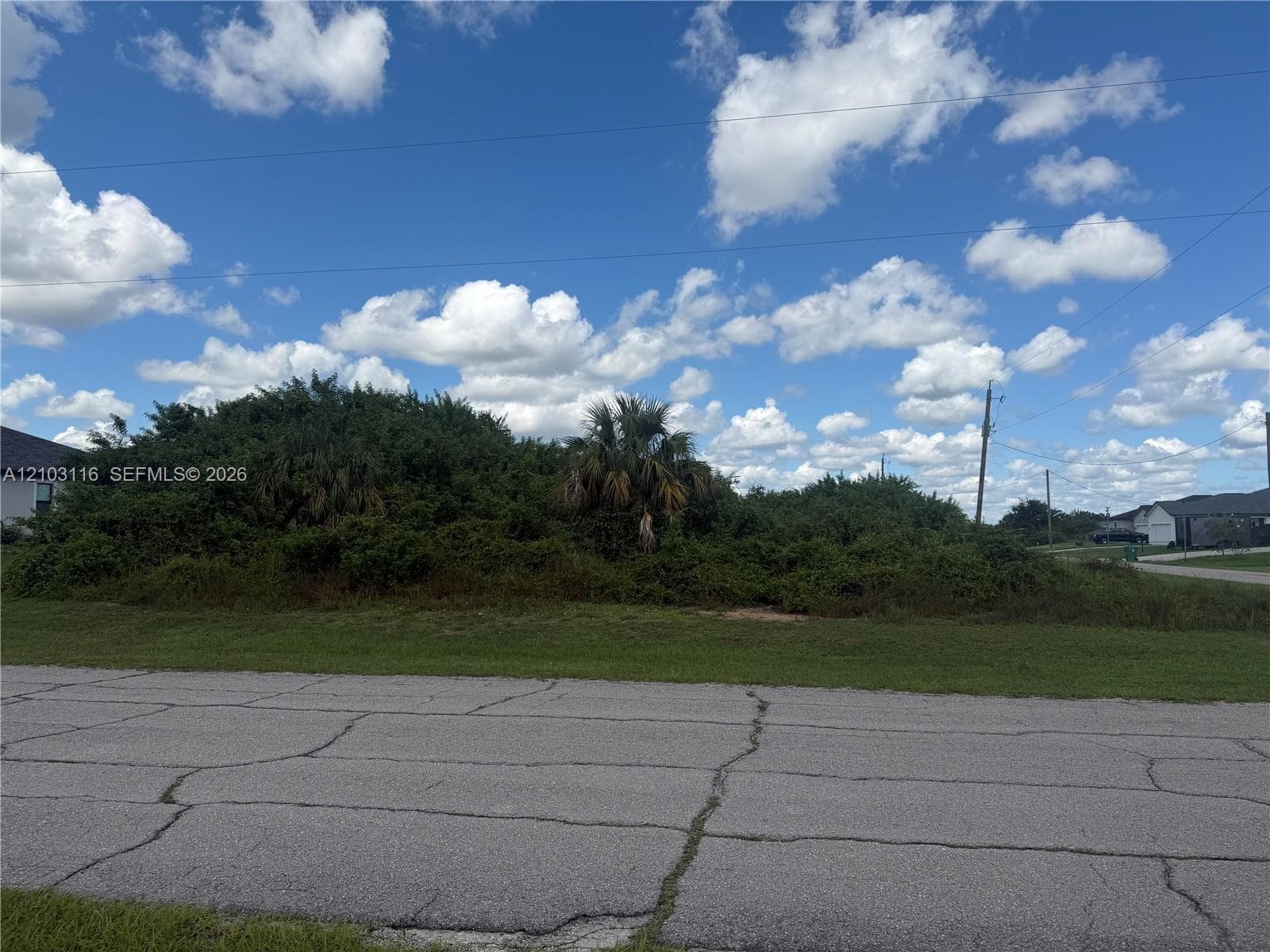 9006 Maywood Cir, Lehigh Acres FL 33935